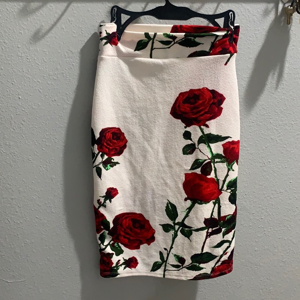 White pencil skirt